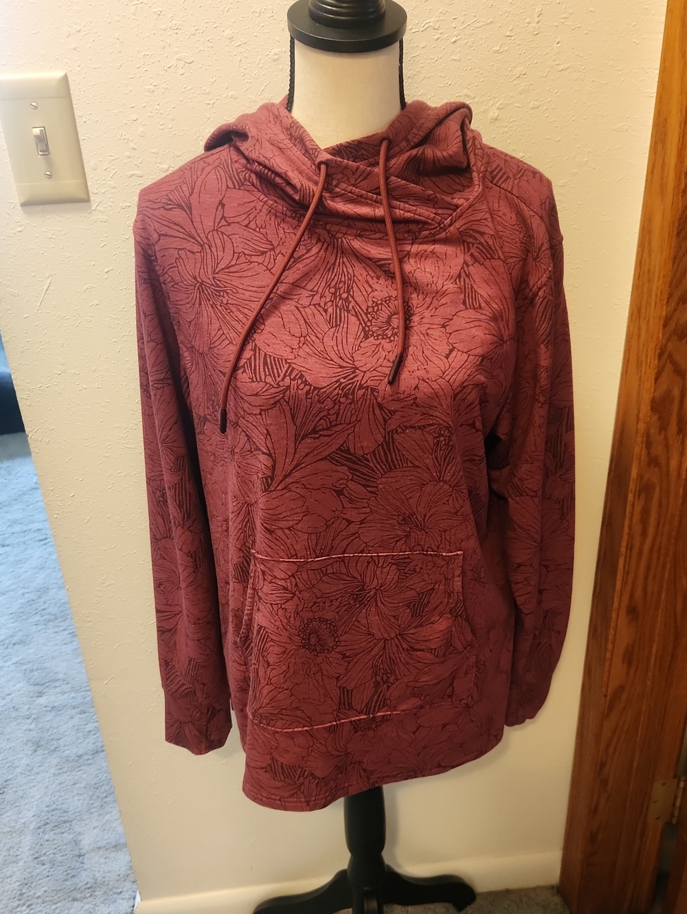 Title Nine Floral-Print Pullover Hoodie in Mauve